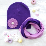 Фиолетовая шапка с цветком и фиолетово-лиловый снуд